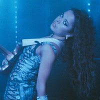 Nilufer Yanya merchandise