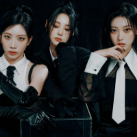 Odd Eye Circle merchandise