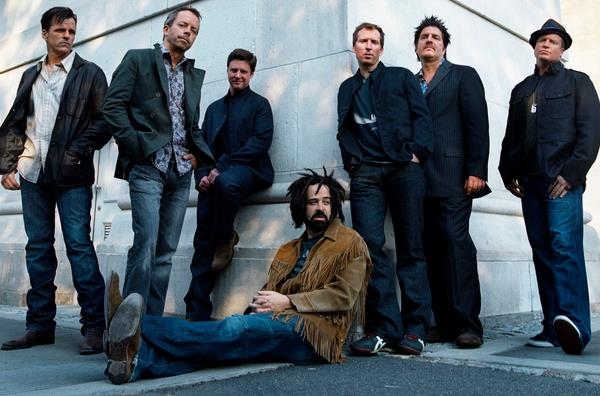 Counting Crows Announce Release Of New Live Album 'Echoes Of The Outlaw Roadshow'