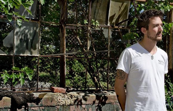 Frank Turner Unveils Video For New Single 'Recovery' - Watch Now