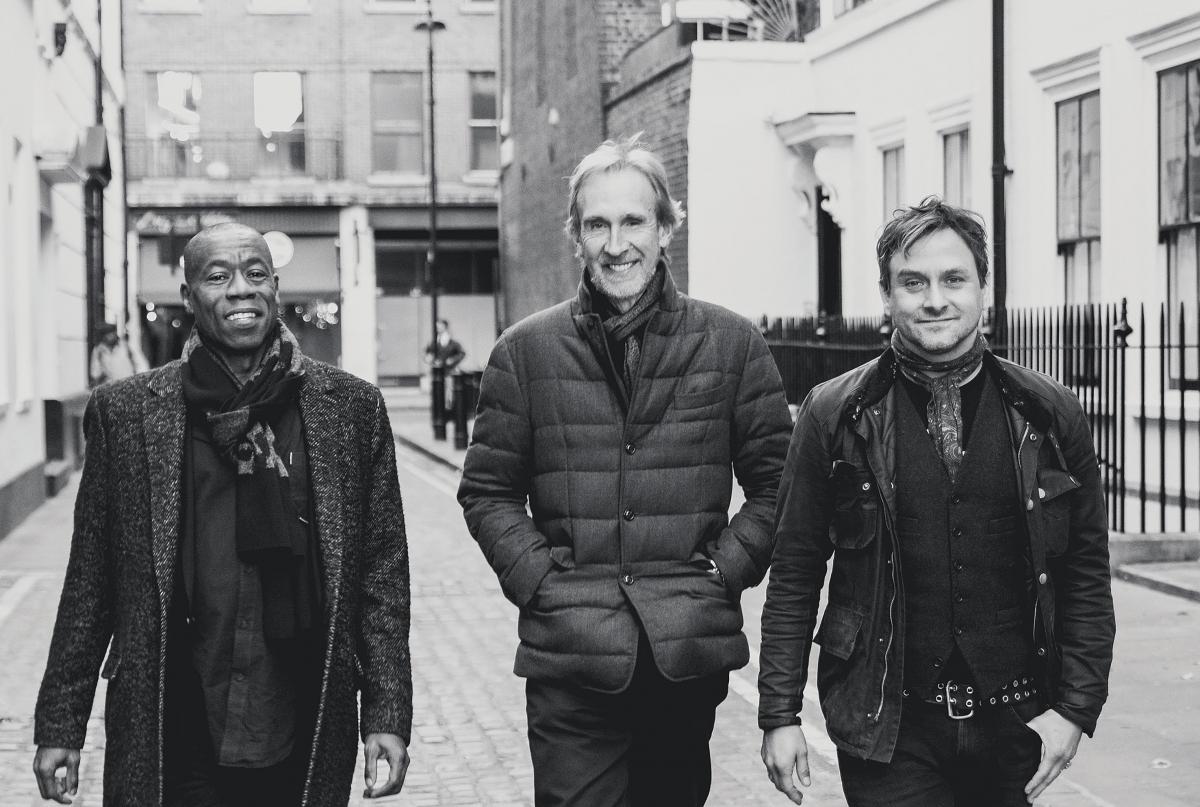 MIKE RUTHERFORD REACTIVA A MIKE + THE MECHANICS TRAS EL FIN DE GENESIS