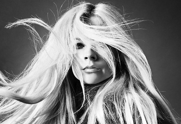 Avril Lavigne Gets Naked For New Single Cover Art - Stereoboard