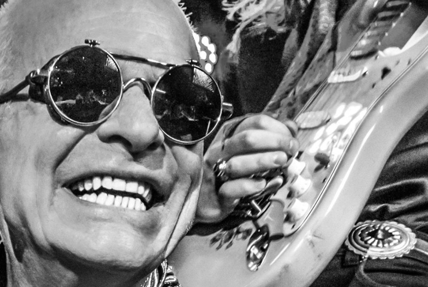 David Lee Roth Shares New Solo Song Pointing At The Moon - Stereoboard