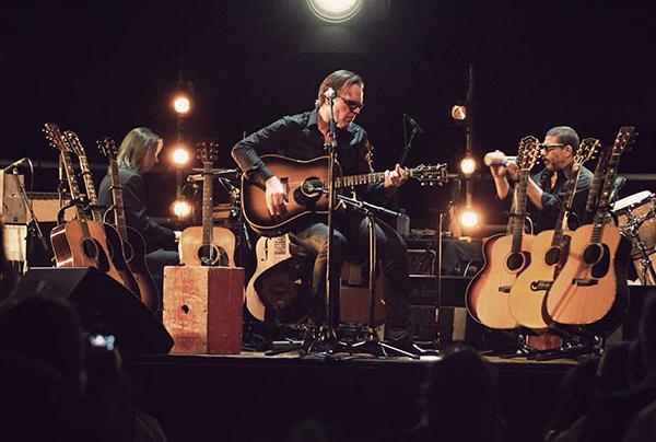 Joe Bonamassa - An Acoustic Evening At The Vienna Opera House (CD Album/DVD Review)