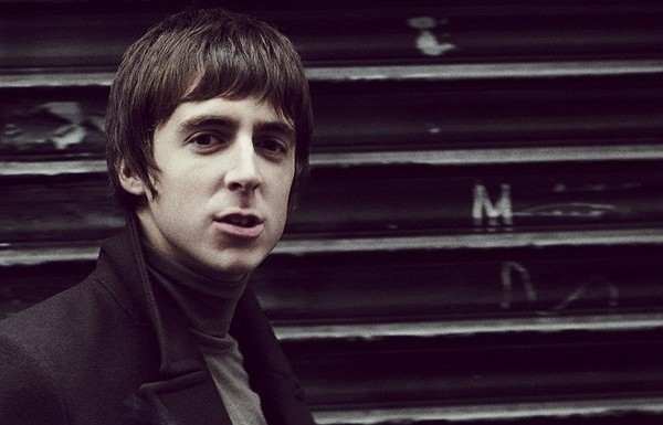 Miles Kane Posts 'Don't Forget Who You Are' Live Video - Watch Now
