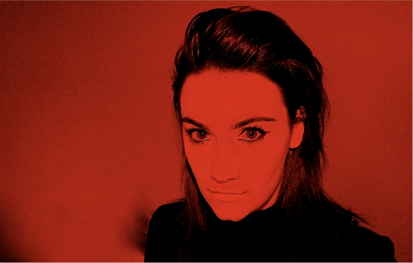 Nadine Shah Unveils 'Dreary Town' Video - Watch Now