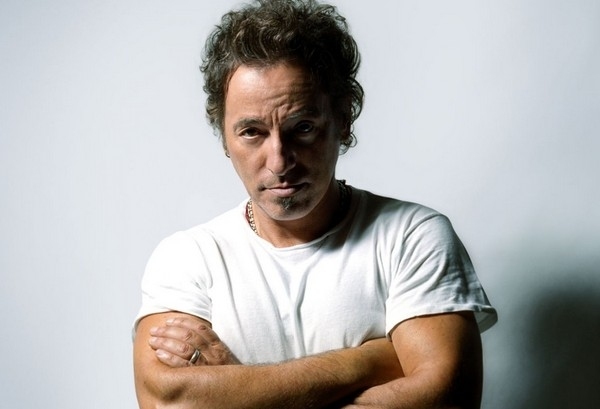 Bruce Springsteen Invites 11 Year-Old Boy On Stage To Perform With Him - Watch Now Bruce Springsteen Invites 11 Year-Old Boy On Stage To Perform With Him - Watch Now