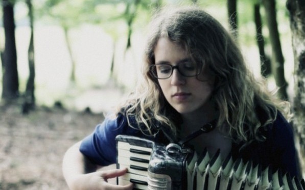 Stereoboard Speak To Folk Multi-Instrumentalist Anja McCloskey About Her New Solo Career (Interview) Stereoboard Speak To Folk Multi-Instrumentalist Anja McCloskey About Her New Solo Career (Interview)